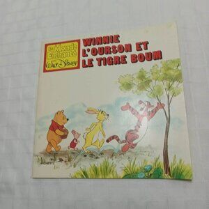 Trois (3) livres anciens variés de Winnie l'Ourson